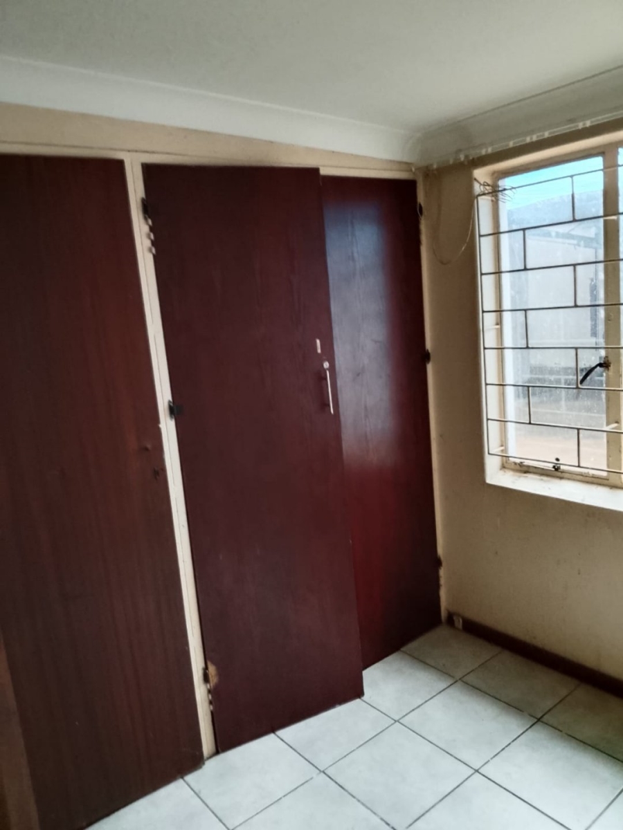 5 Bedroom Property for Sale in Roosheuwel North West